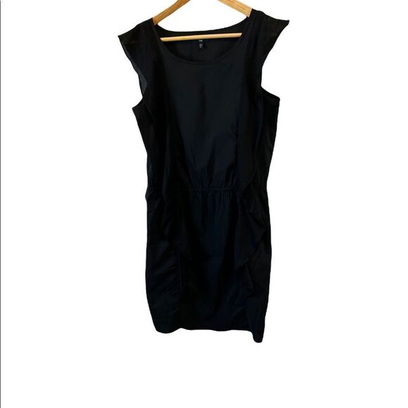GAP Black Ruffle Flutter Sleeve Gathered Waist Knee Length Crew Neck Dress - Picture 1 of 9